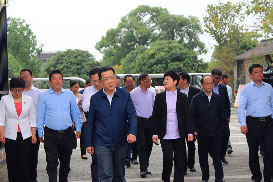淮安市领导、常州市领导走进嬉乐湾调研农村土地改革制度